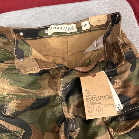 Evolution In Design Pants - Picture 5 of 10